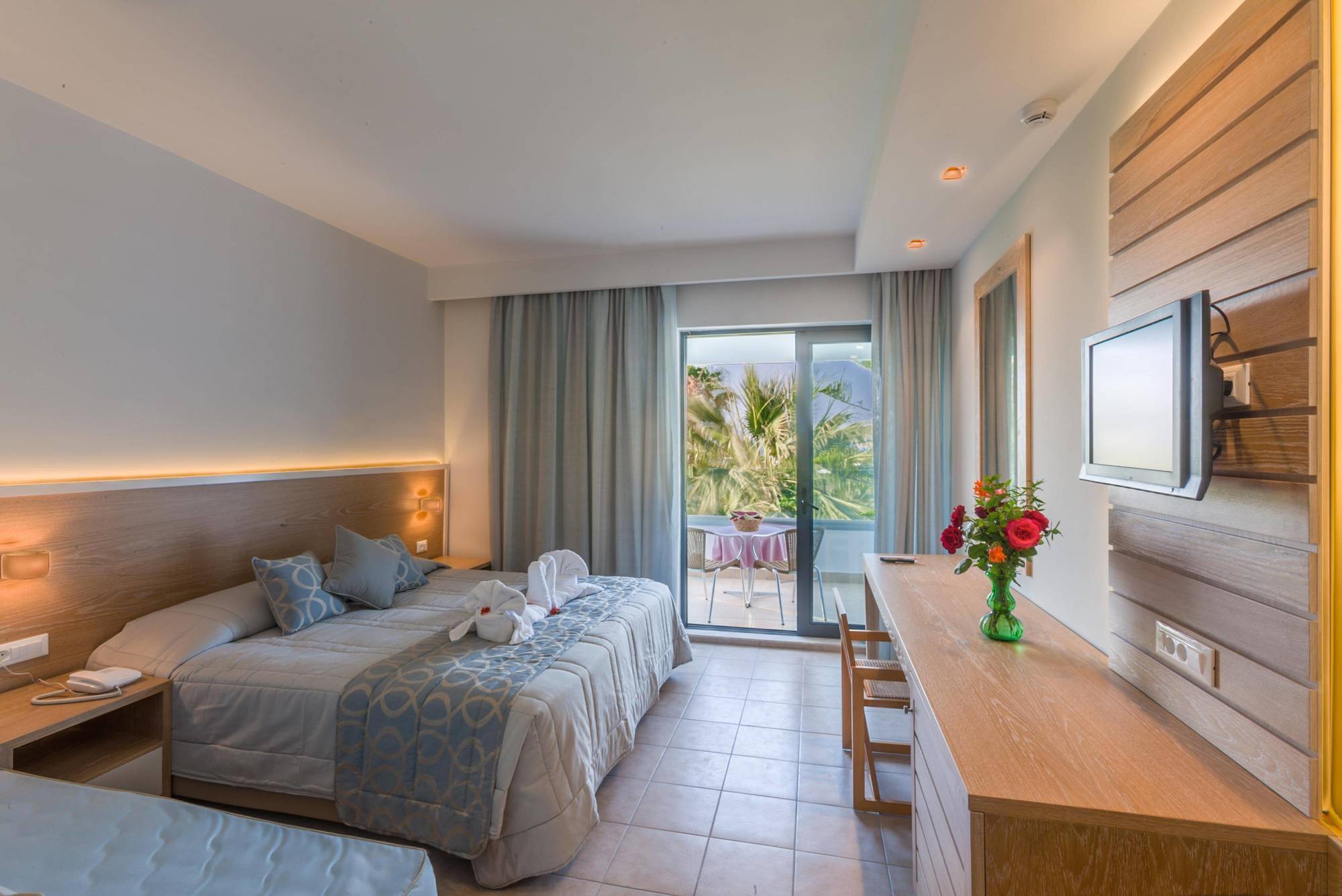 Tigaki Beach Hotel Экстерьер фото