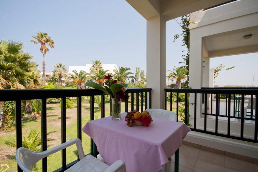Tigaki Beach Hotel Экстерьер фото